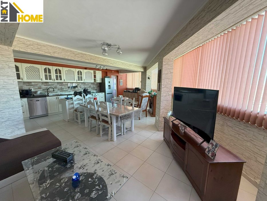 Продава се Тристаен апартамент в Асеновград - 115 кв.м за 1131 €/кв.м - Снимка #7