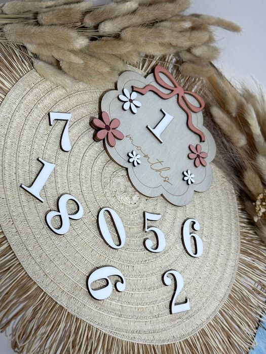 Дървена табелка с месеци