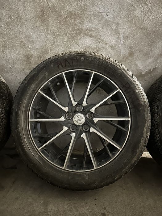 Продам комплект летних шин R18.