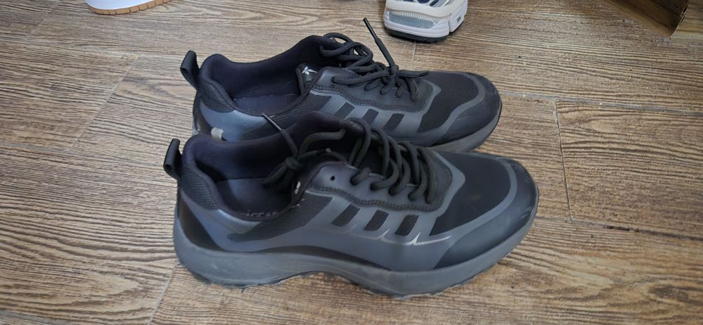 Кроссовки на мальчика 38.5-39р