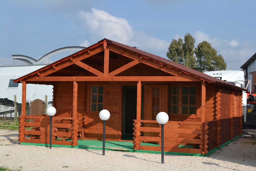 Cabană din lemn, casă de weekend 6x6 m plus terasă la comandă