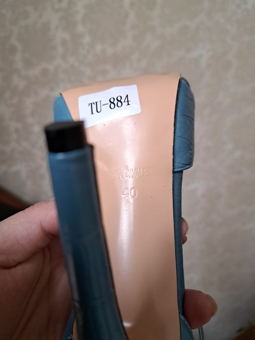 Продам босоножки