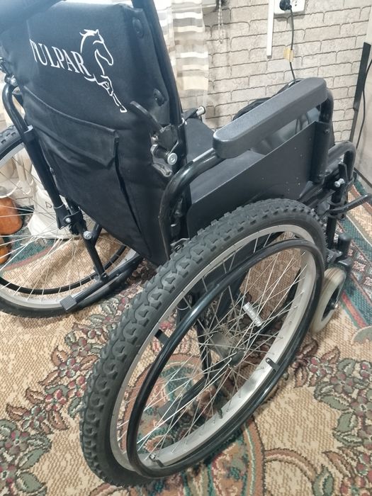 Продам инвалидную коляску