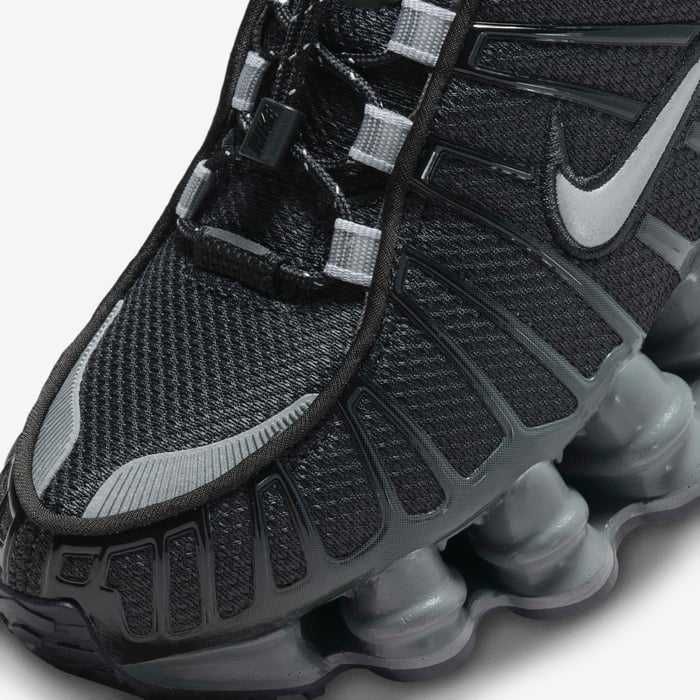 Nike Shox TL Black and Silver / Outlet