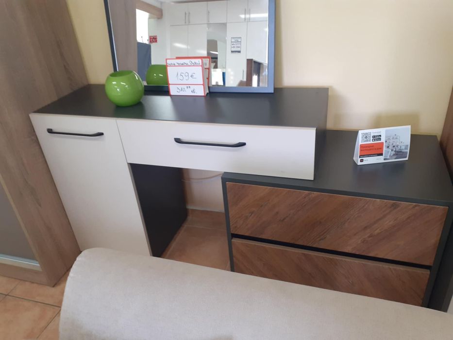 Нов скрин-тоалетка