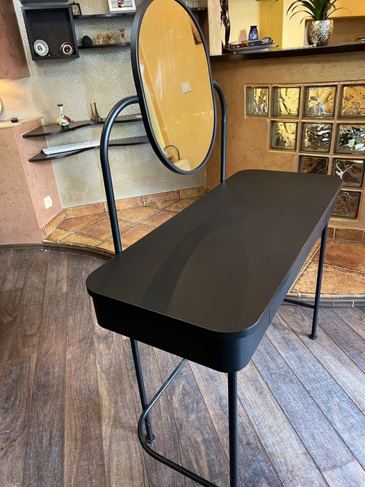 Masa toaleta machiaj