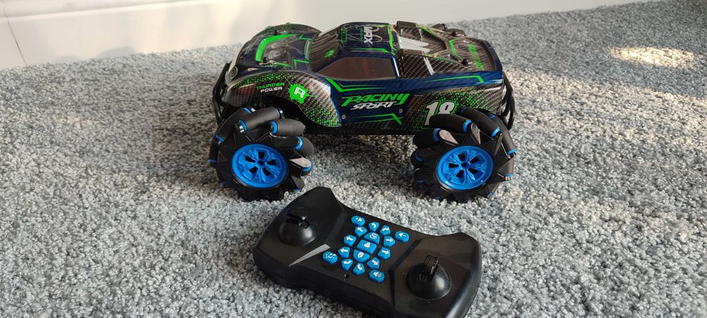 Продам машинку на пульте