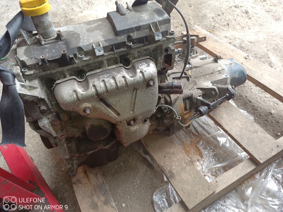 Двигател и ск. кутия Дачия Логан Сандеро Лоджи 1.6, 8 V,