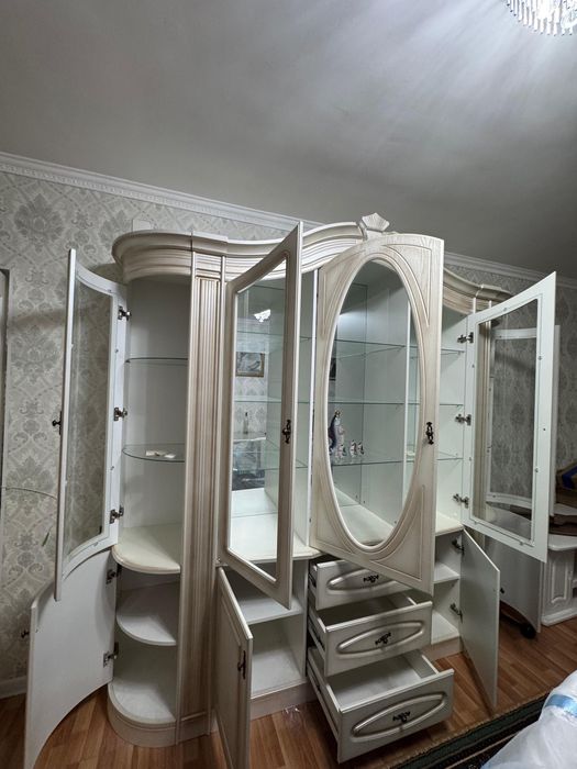 Горка (сервант)