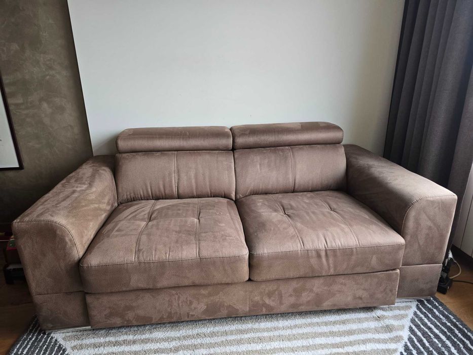 Продавам многофункционален диван модел Brisel – двойка, с механизъм