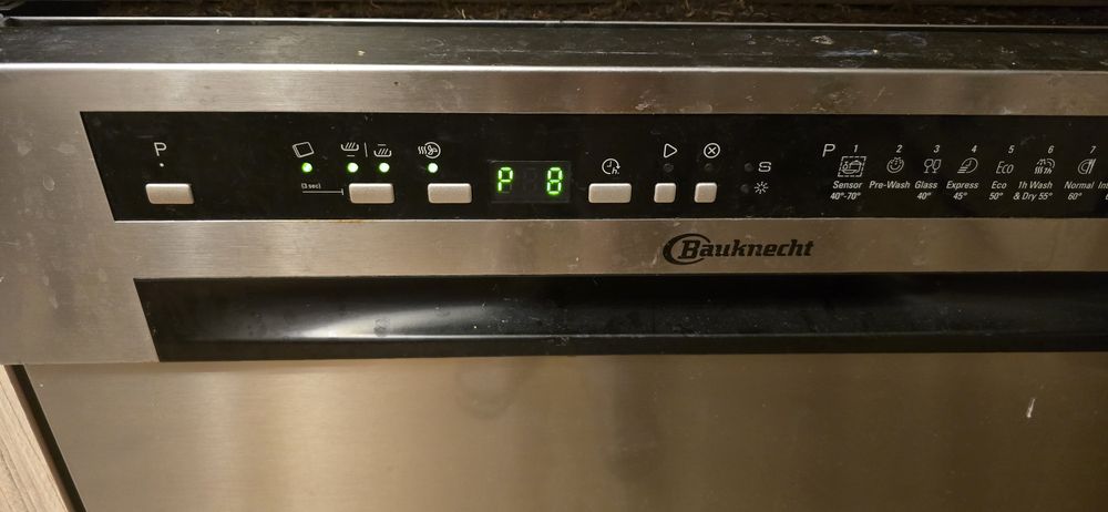 Съдомиялна Bauknecht, в момента все още се използва.