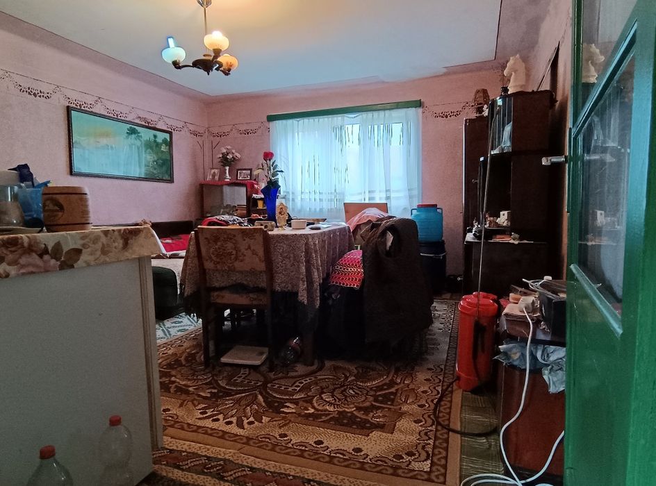 Casa de vânzare  cu teren generos