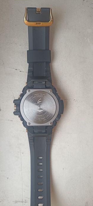 Продаю наручные часы