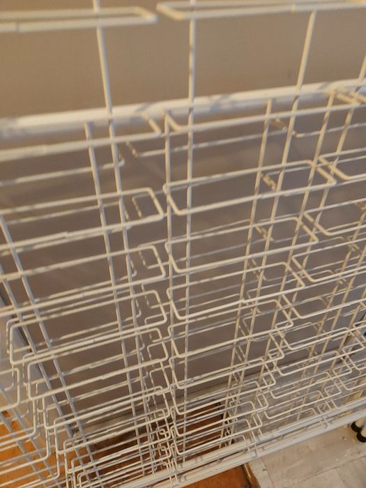 Стелаж /щендер за очила