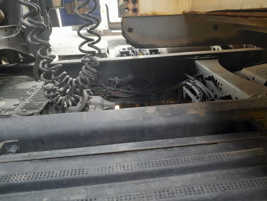 Vand cuplaj mega :  cap tractor volvo si semiremorca krone