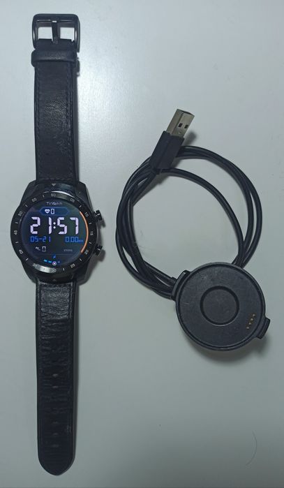 Смарт-часы TicWatch Pro