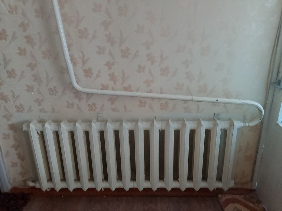 Продам чугунную батарею