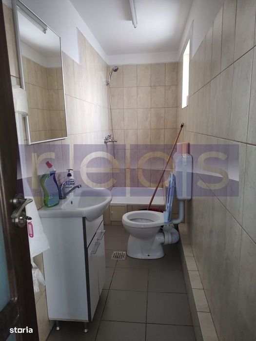 Inchiriere Cladire Birouri | 5 Camere | Zona Republica