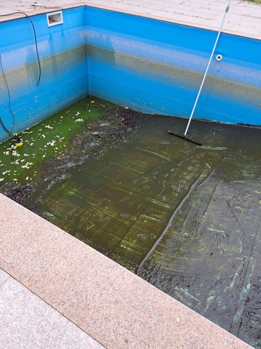 Servicii Profesionale Piscine: Construcție, Mentenanță și Montaj Liner