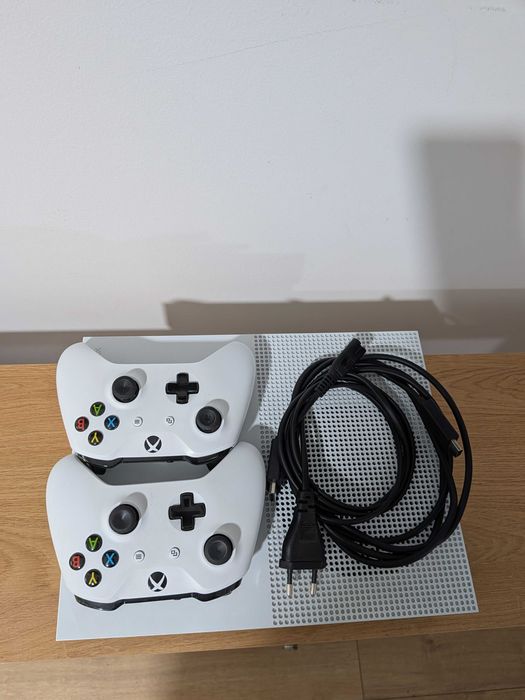 XBOX One S 1TB in stare excelenta