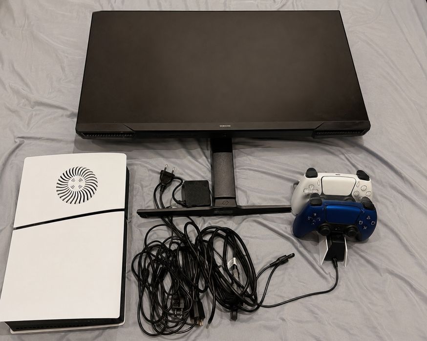 De vânzare – Pachet complet PS5 Slim Digital Edition 1TB + Monitor Gaming Samsung Odyssey 27