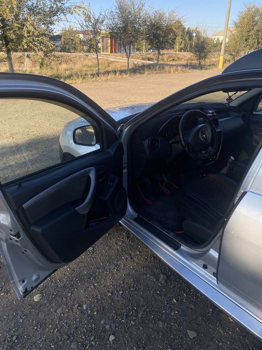 Reno Duster 2013 год