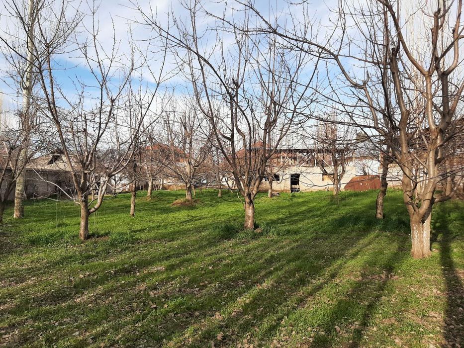 Срочна уй сотилади