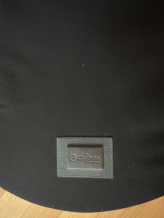 Cybex Mios Lux Platinum бебешко кошче с дъждобран- черно