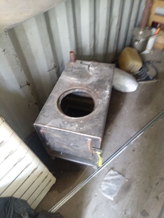 Напольная печь на твердом топливе