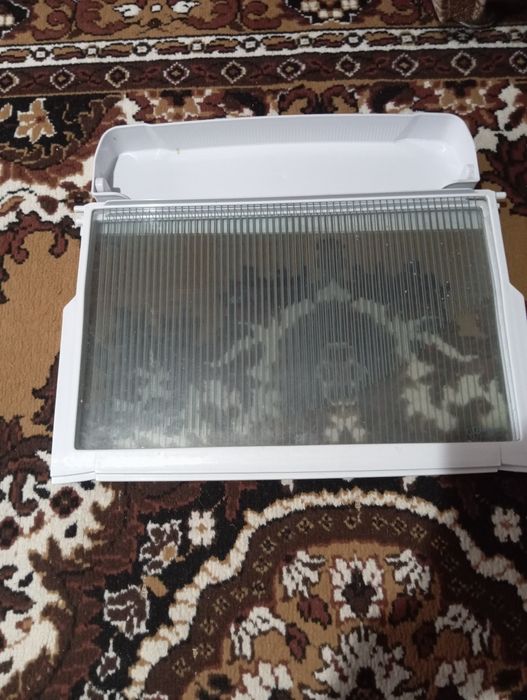 Продам полки для холодильника