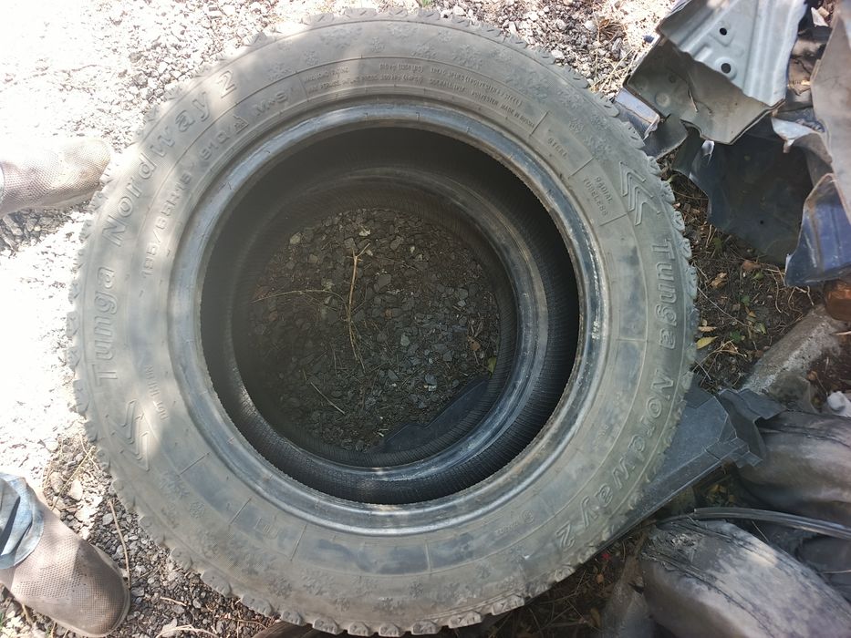 1штука  шина  R15