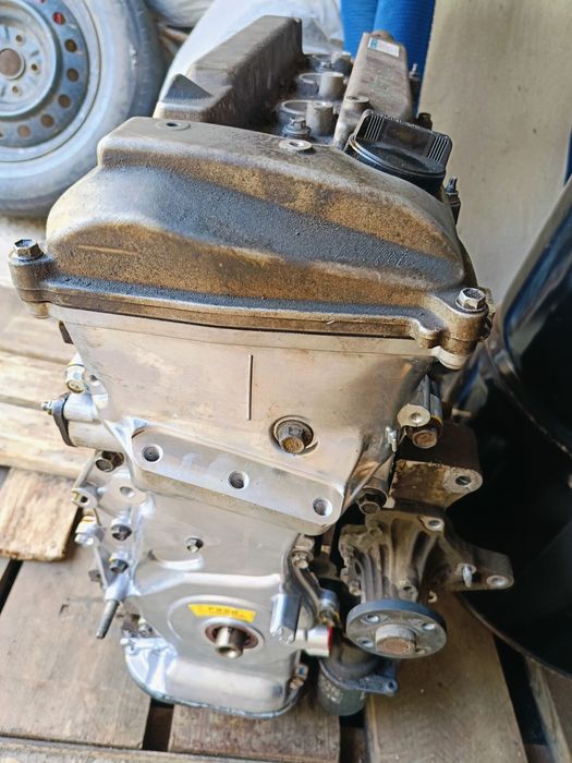 Двигатель на Toyota 2AZ-FE