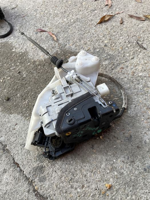 Broasca usa Volkswagen passat B7 stanga spate / dreapta