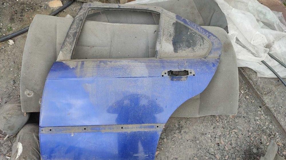 продам крышку багажника  бмв е 36