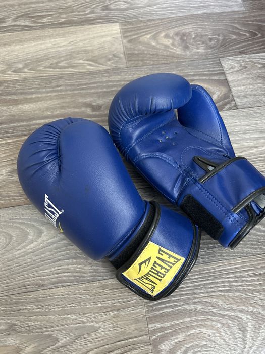 Боксерские перчаткий