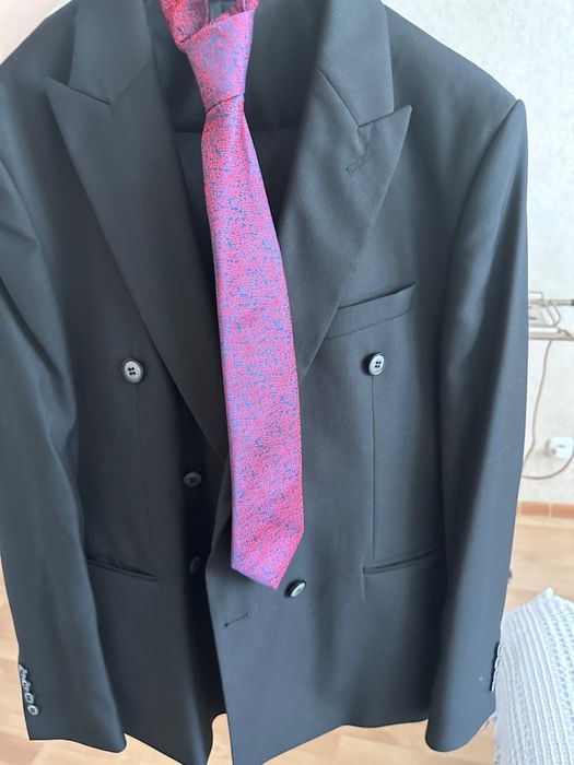 Двубортный костюм тройка