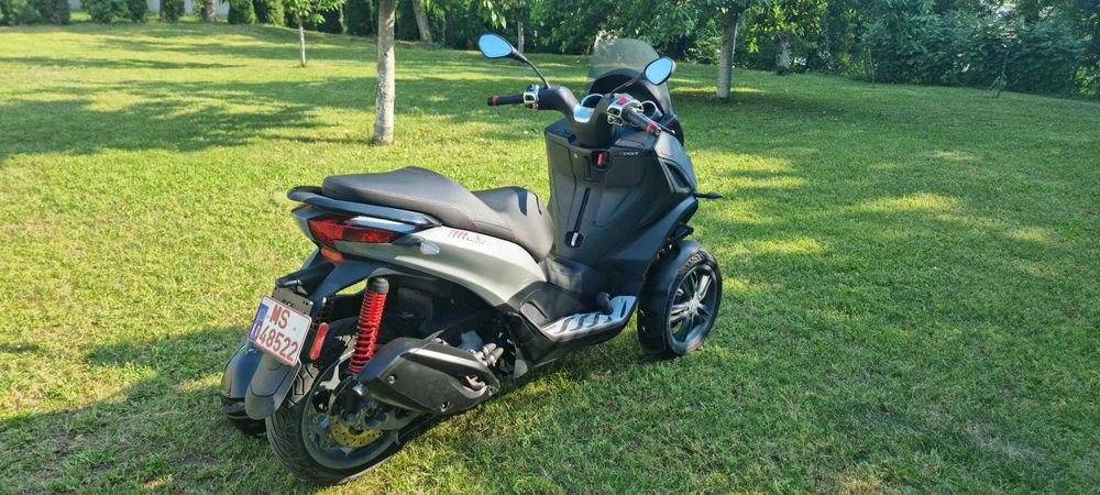 Vand scuter Piaggio MP3, 300 cmc, fabricatie 2021, permis categoria B