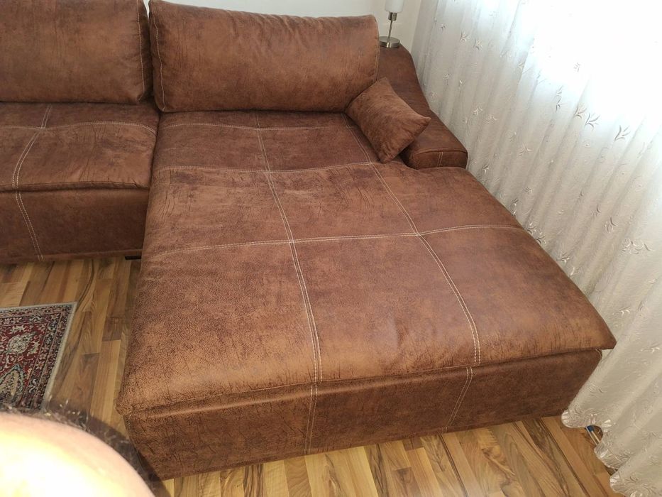 Голям ъглов диван