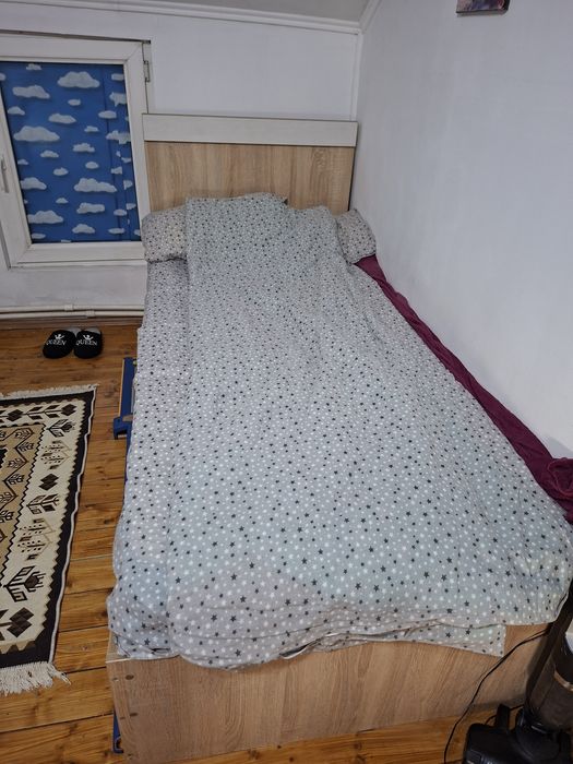 Șifonier și pat  spre vânzare