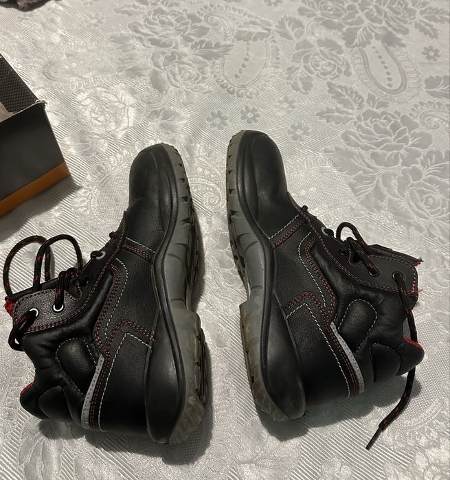 Работни обувки, номер 38