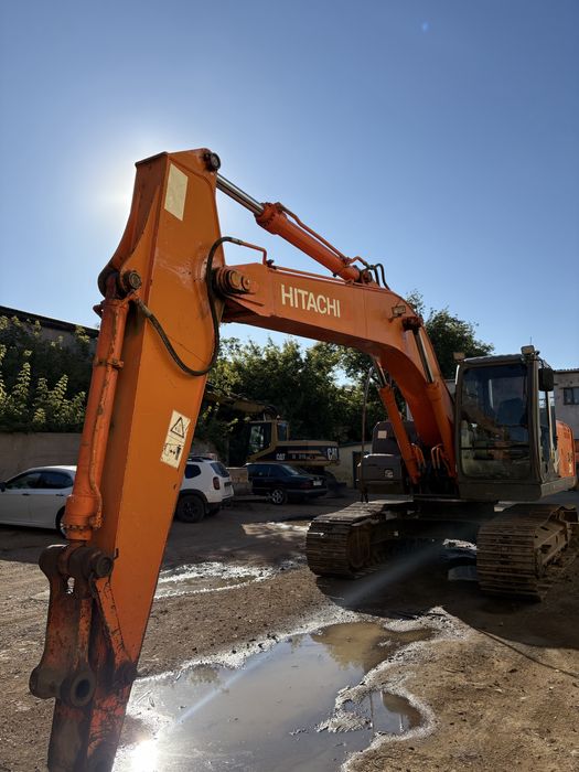 Услуги гусеничного экскаватора