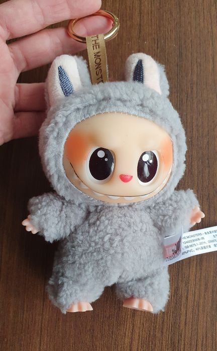 Păpușă Labubu original