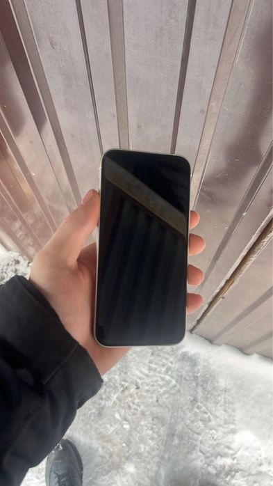 Продам iPhone 12