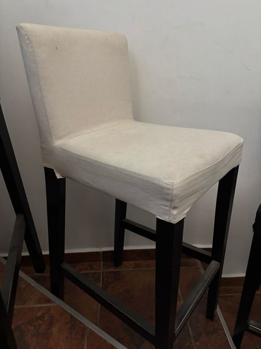 Set 6 scaune bar IKEA HENRIKSDAL 74 cm – 3 albe + 3 negre