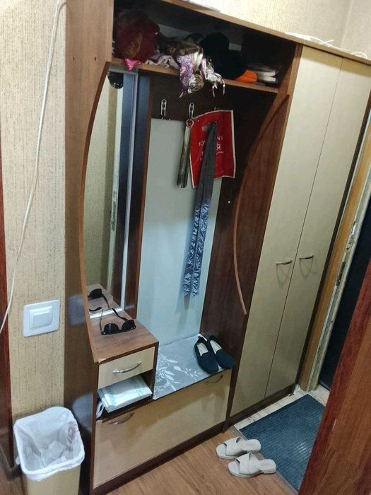 Шкаф в прихожкую Б/у. Срочно