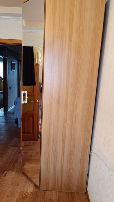 Продам угловой шкаф б/у.