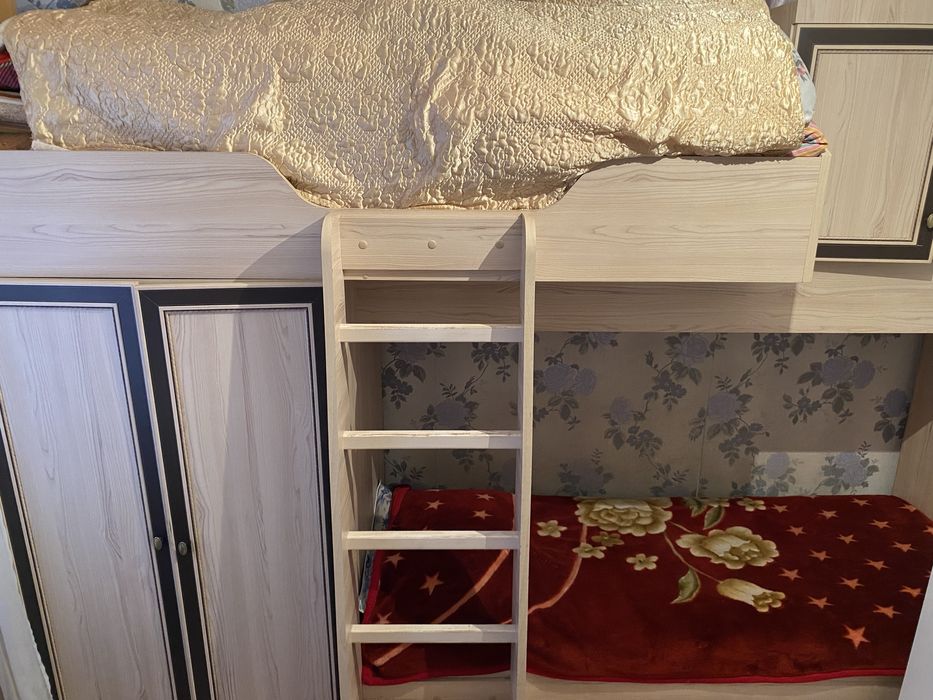 Двухярусная кровать