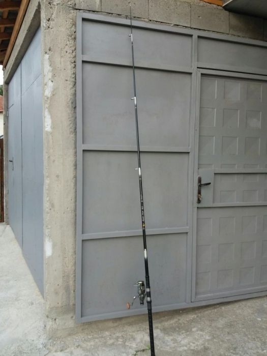 Въдица Astra carbon с макара Globe