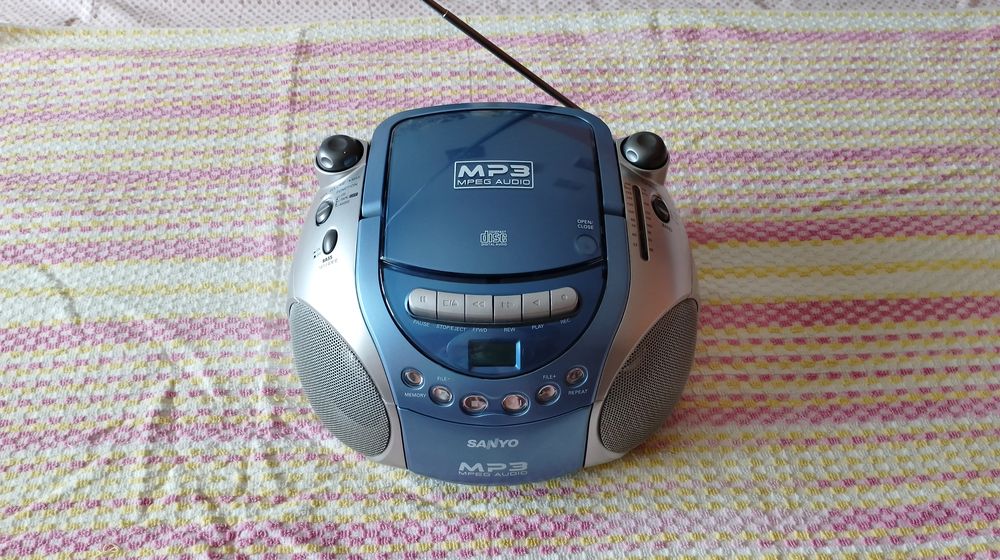Radio casetofon Sanyo MP3