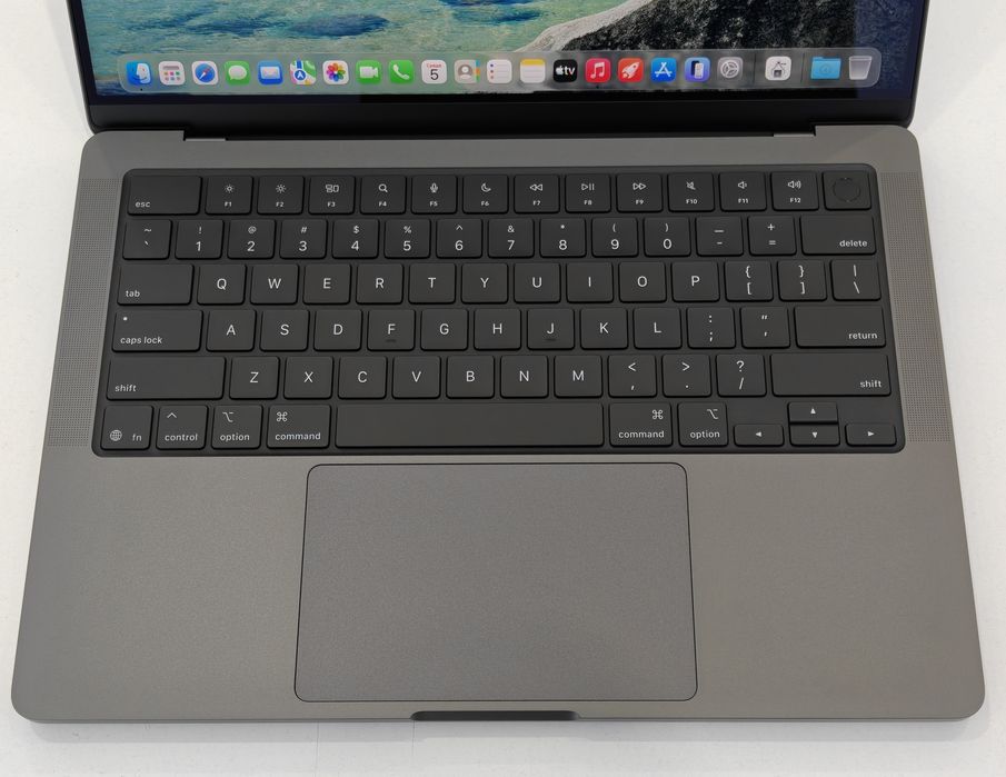 MacBook Pro 14 M5 24/1TB 7циклов/100%